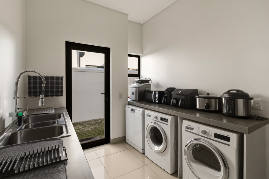 3 Bedroom Property for Sale in Croydon Vineyard Estate Western Cape